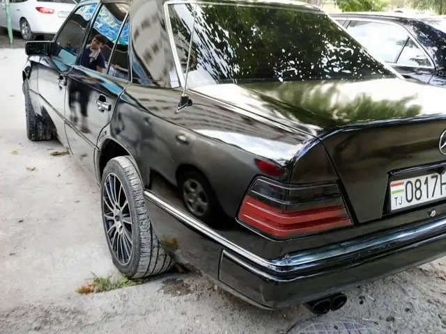 Mercedes-Benz W124
