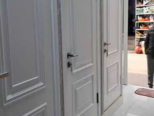 Дверь, Душанбе