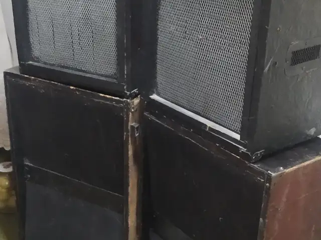 Колонки Щит, Худжанд
