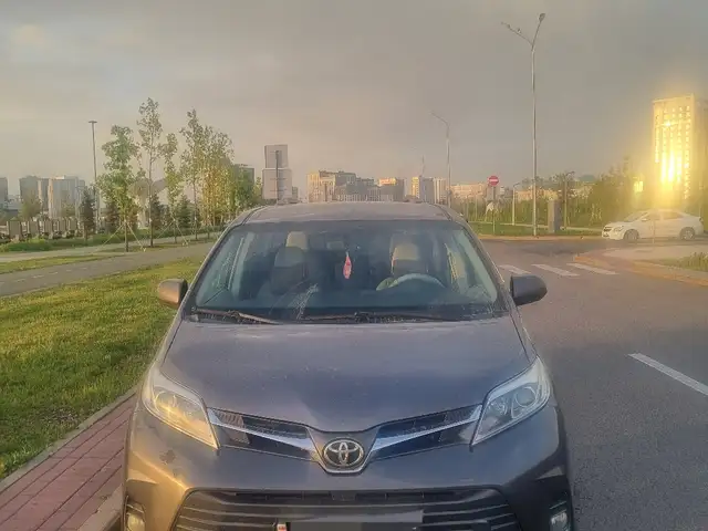 Toyota Sienna