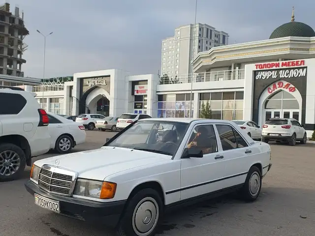 Mercedes-Benz W124