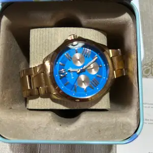 Стильные женские часы Fossil, Душанбе
