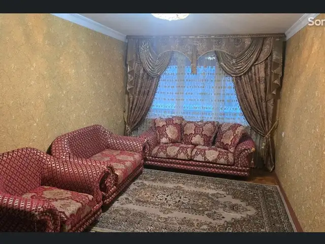 5-комн. квартира, 3 этаж, 70м², Универмаг, Худжанд