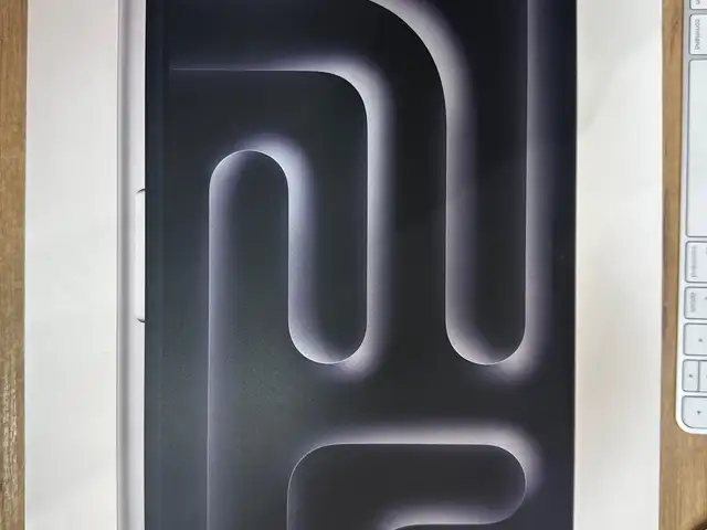 Ноутбук MacBook Pro M5, Хуҷанд