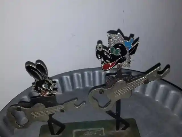 Статуэтка Зайца и волка, Душанбе