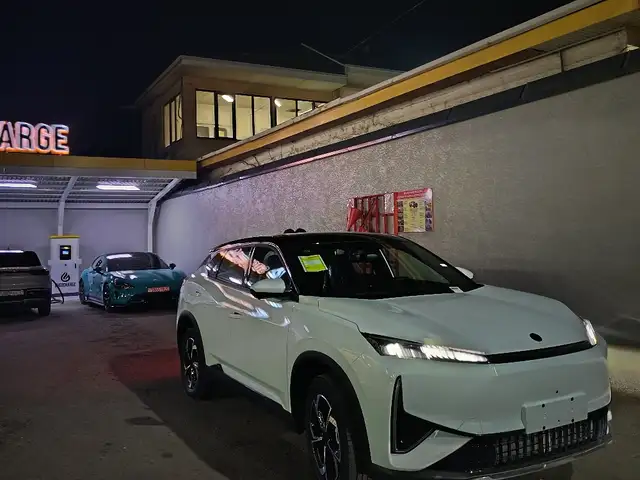 Dongfeng L7