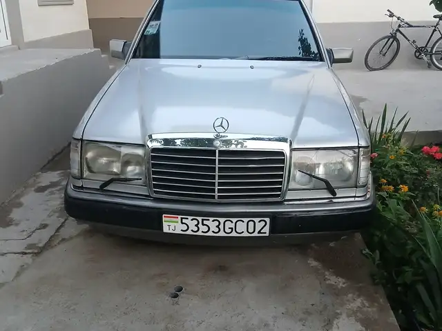 Mercedes-Benz W124