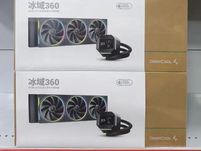 Жидкостное охлаждение с LCD дисплеем DeepCool LM-360 Black, Душанбе