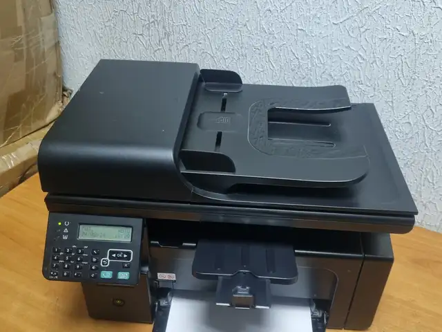 Принтер черно белый HP 1217 nfw wifi, Худжанд