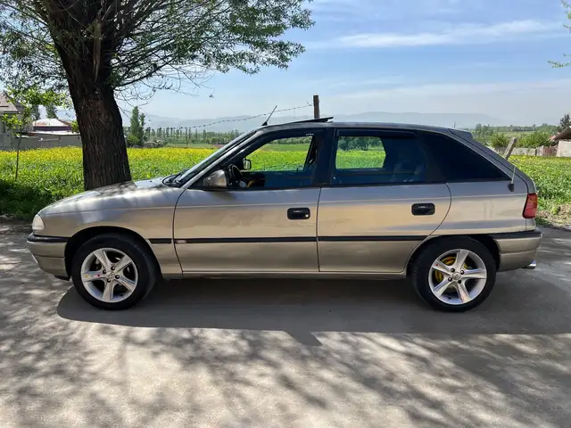Opel Astra F