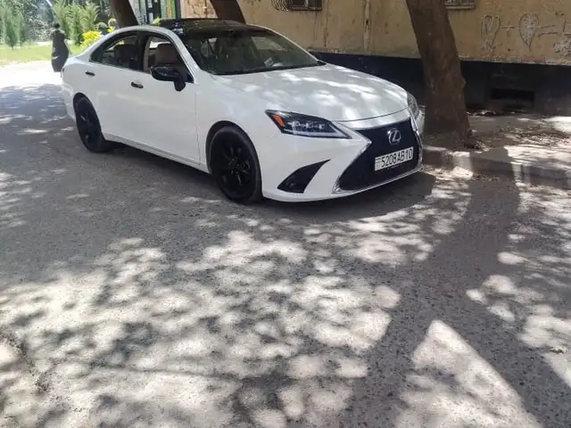 Lexus ES series