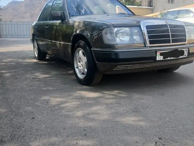 Mercedes-Benz W124