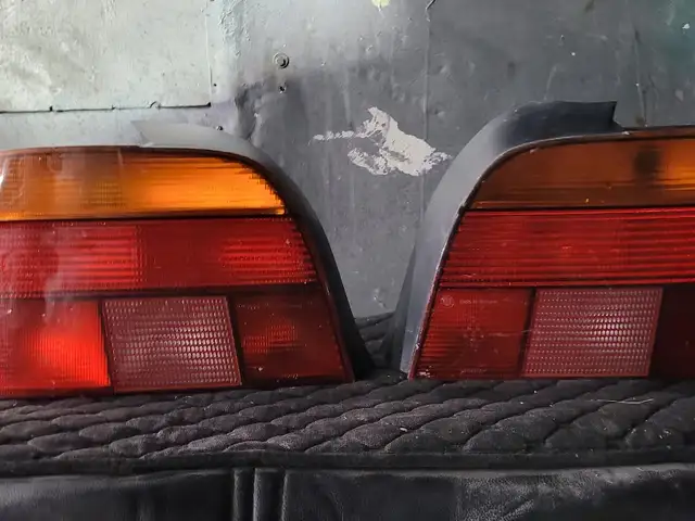 Задний фонарь от BMW, Худжанд