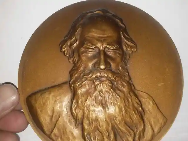 Чеканная гравюра Лев Толстой, Душанбе