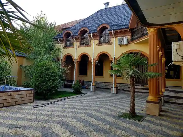 2-этажный, 10 комнатный дом, 800 м², Сомони, Душанбе
