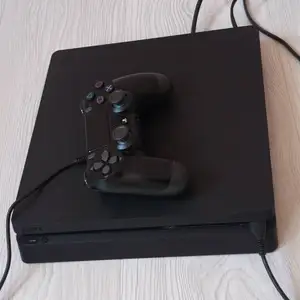 Игровая приставка Sony PlayStation 4 Slim, Душанбе