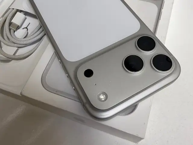 Apple iPhone 17 Pro Max, 256 gb, Silver, Хуҷанд
