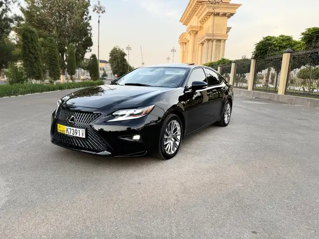 Lexus ES series