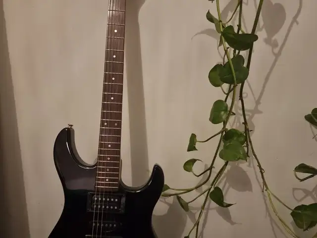 Электрогитара Yamaha ERG121C, Душанбе