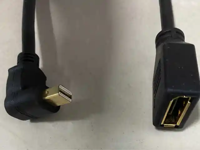 Mini DisplayPort -DisplayPort адаптер, Душанбе