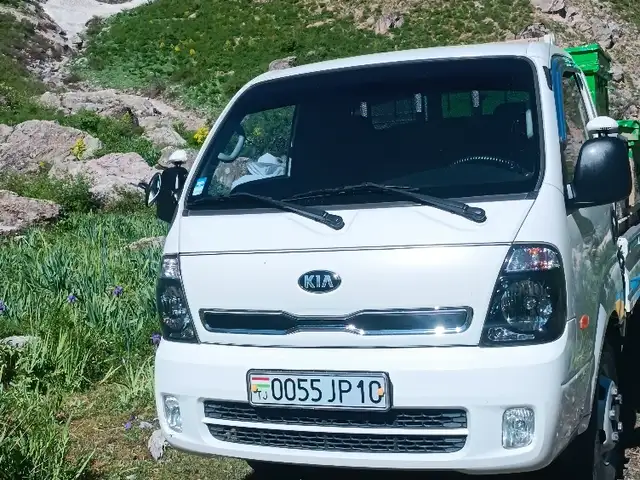 Бортовой автомобиль Kia Bongo, 2015, Душанбе