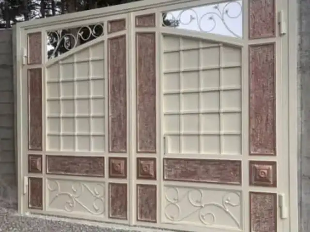 Дарвоза бо фармоиш, Душанбе