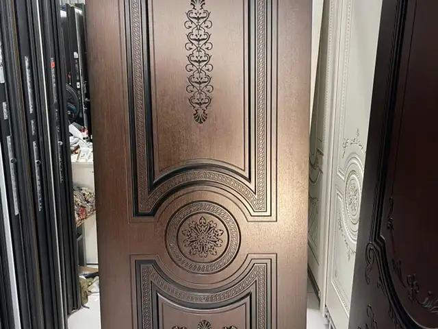 Дверь Шпон, Душанбе