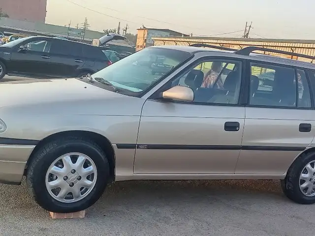 Opel Astra F