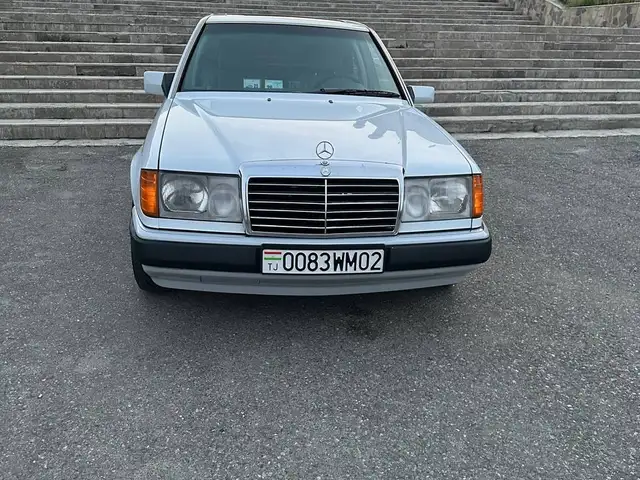 Mercedes-Benz W124