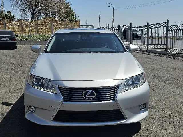 Lexus ES series