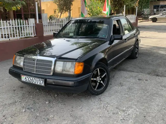 Mercedes-Benz W124