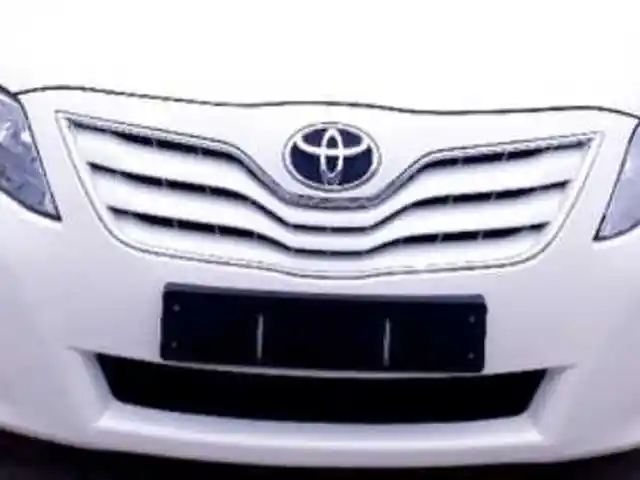 Передний бампер на Toyota Camry 45, Худжанд