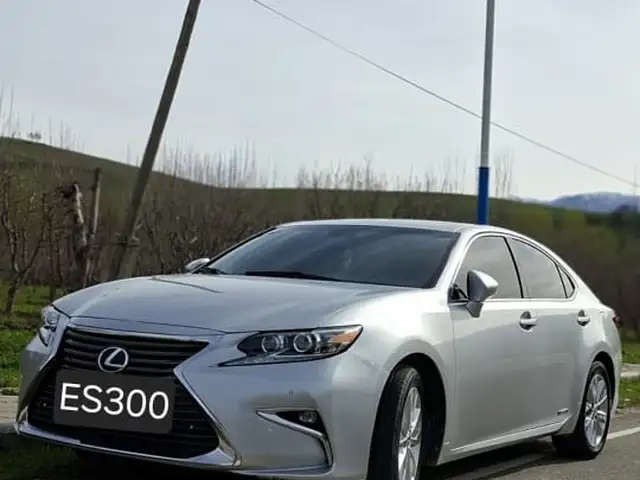 Lexus ES series