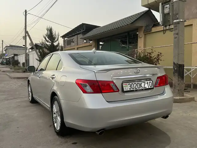 Lexus ES series