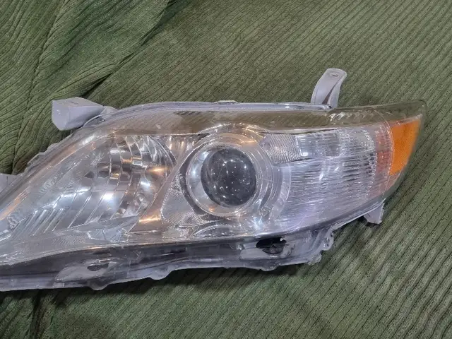 Передняя левая фара от Toyota Camry 2, Душанбе