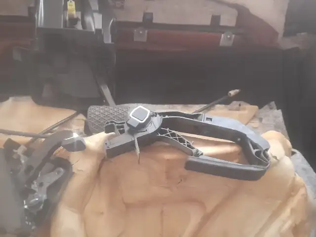 Педаль газа Mercedes-Benz W211, Душанбе