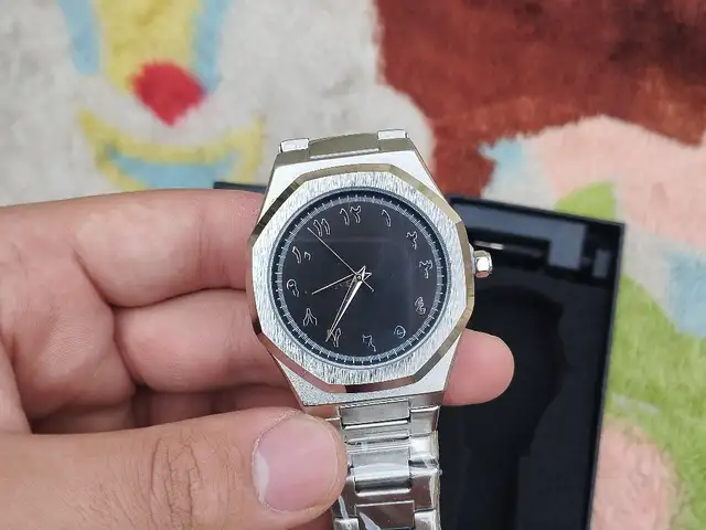 Соати Royal Oak Arabic Edition, Душанбе