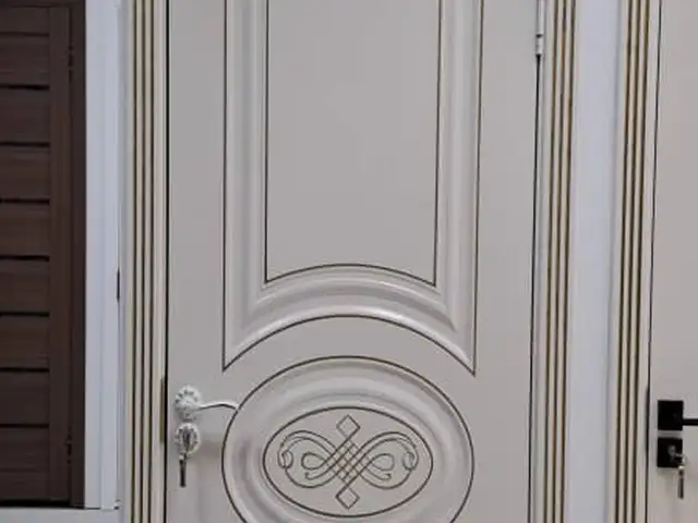 Дверь, Душанбе