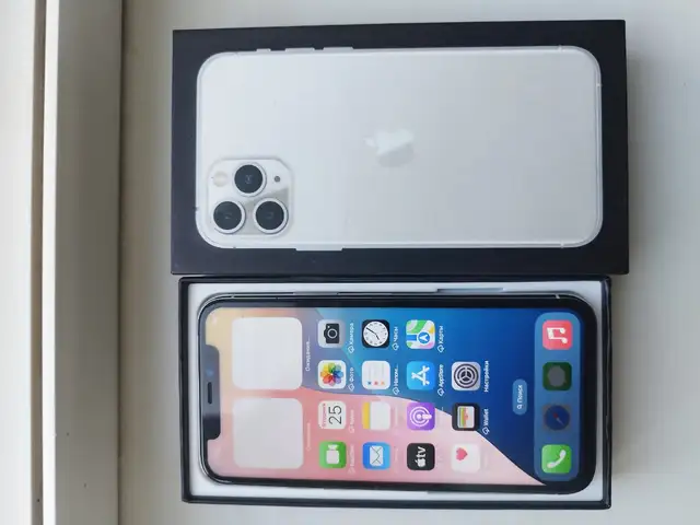 Apple iPhone 11 Pro, 512 gb, Gold, Бохтар (Курган-Тюбе)