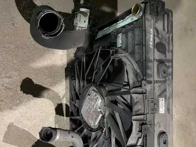 Радиатор BMW f10, Худжанд