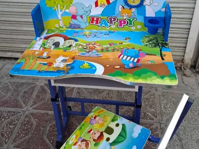 Детская парта и стул, Душанбе
