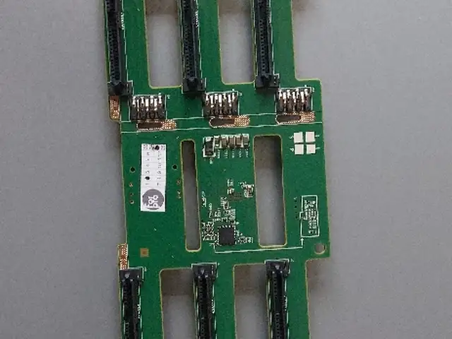 Backplane - Бекплейн для HPE DL380G9, DL388G9 на 12xLFF 3.5, Душанбе
