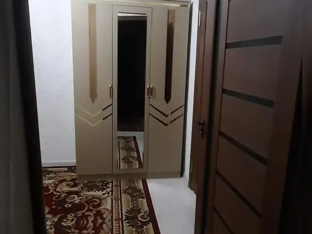 Комната в 3-комн. квартире, 1 этаж, 52м², Маяковский, Душанбе