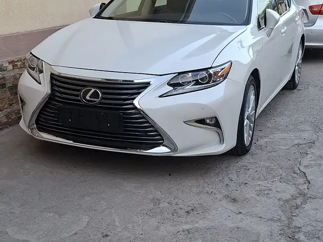 Lexus ES series