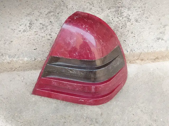 Задняя фара на Mercedes Benz w202, Худжанд