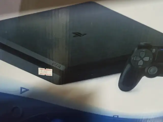 Игровая приставка Sony PlayStation 4 слим, Бохтар (Курган-Тюбе)