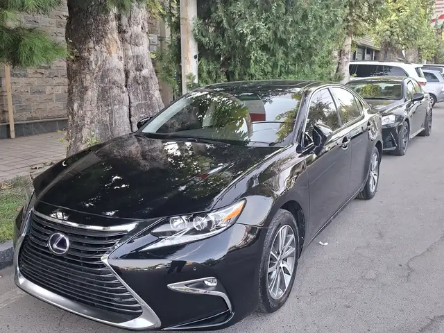 Lexus ES series