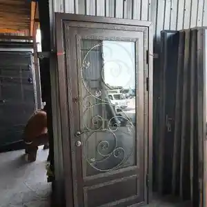 Стеклянная дверь, Душанбе