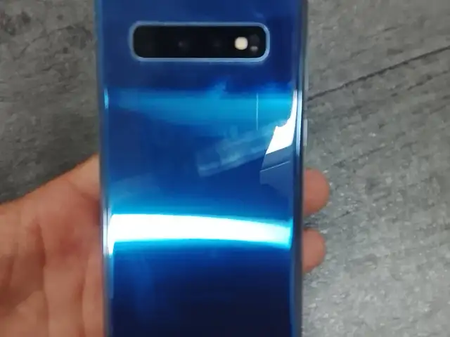 Samsung Galaxy S10, Абдурахмони Джоми
