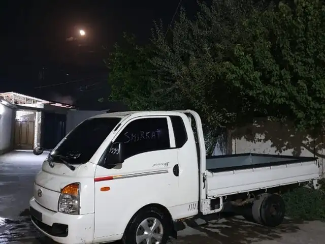 Бортовой автомобиль Hyundai Porter, 2015, Худжанд
